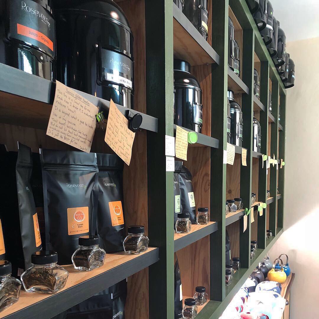 roseveartea's tweet photo. #Repost from @karenlreyburn. The best tea shop of them all. Went in to buy a breakfast blend for a friend and came out with African sunset, Tropical Dream, and tasters of Lady Mary Grey, Turkish Apple, and Masala Chai. #teaedinburgh #edinburghtea https://t.co/rQ9rn0rgex