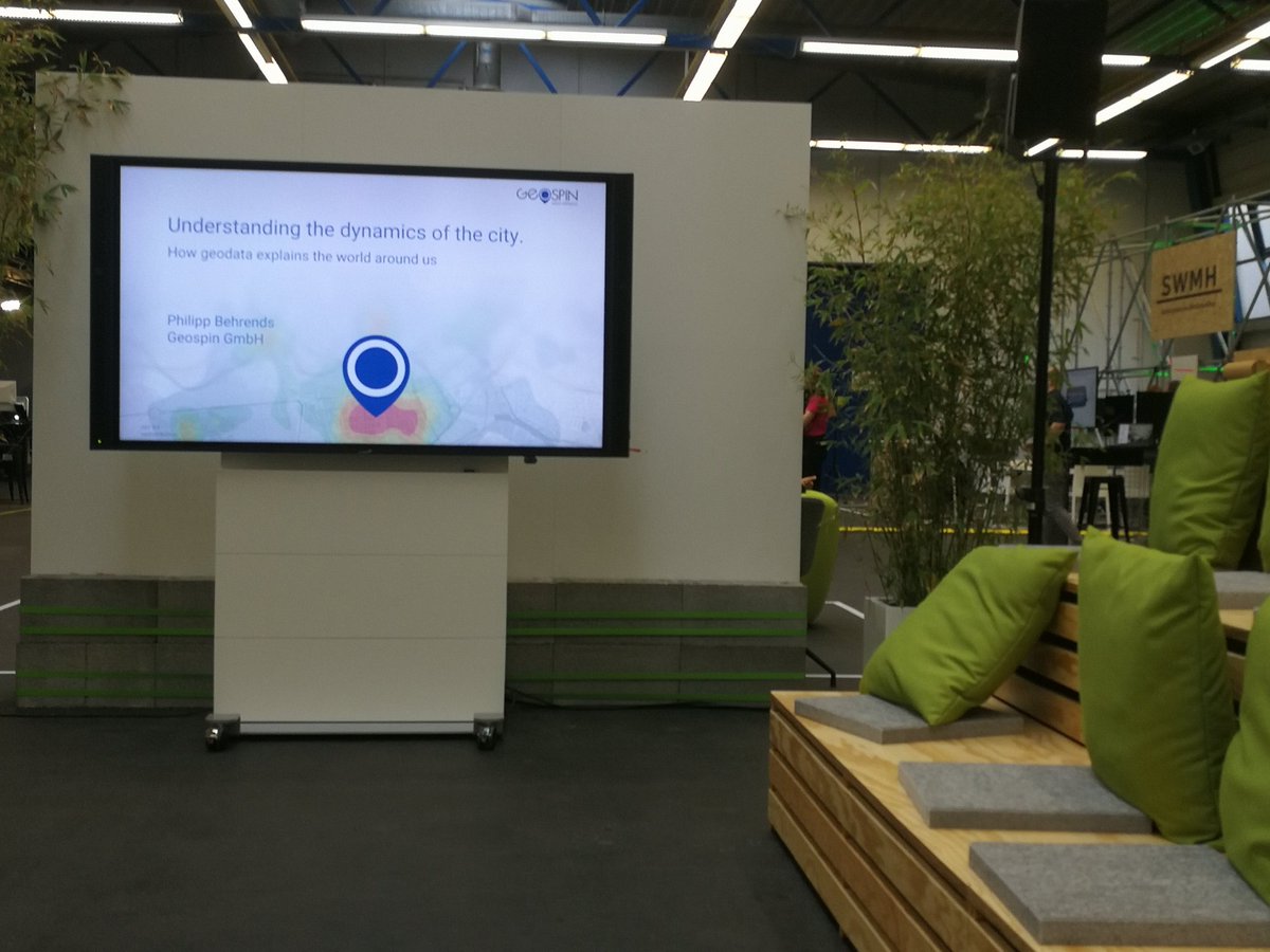 geospin's tweet photo. @geospin talk by #PhilippBehrends about the dynamics of the city and how geodata explains the world around us. 🤓✌️ #geospinfairs #newnewfestival #code_n #intelligenceXO https://t.co/3uxi7VU3w9