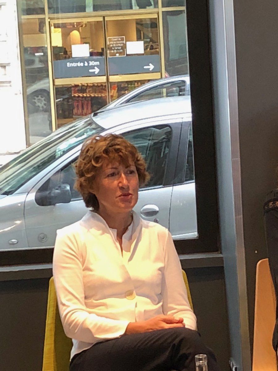Republique_GC's tweet photo. Maylis Dabat : "Nous souhaitons étendre à la rue de la République l'enthousiasme et la cohésion entre les commerçants du quartier Grolée-Carnot qui travaillent aujourd'hui main dans la main." https://t.co/E65yqiGmi5