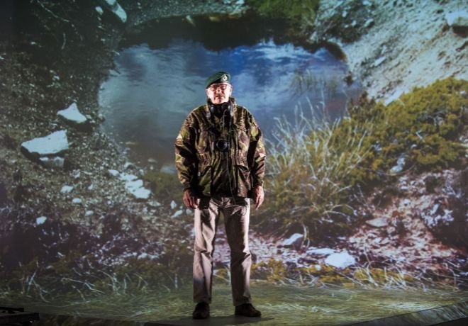 #LolaArias: La directora y performer argentina, una referencia en el #teatro #documental, debutará en Madrid con #CampoMinado, una pieza sobre la #GuerradelasMalvinas interpretada por ex combatientes británicos y argentinos. <a href="/mr_lemmon/">José Luis Romo</a> en @esferadepapel elmundo.es/cultura/laesfe… 🎭