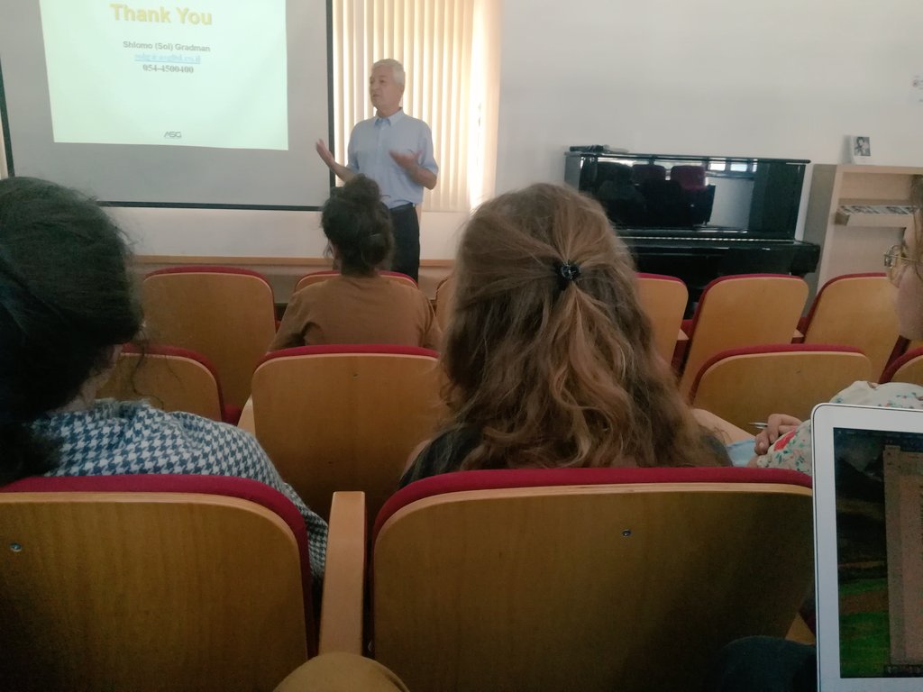 MasterUnicAssas's tweet photo. Conférence sur l'économie de la tech en Israël avec Sol Gradman à l'Institut France de Tel Aviv #masterUNIC https://t.co/eXQvbpBmST
