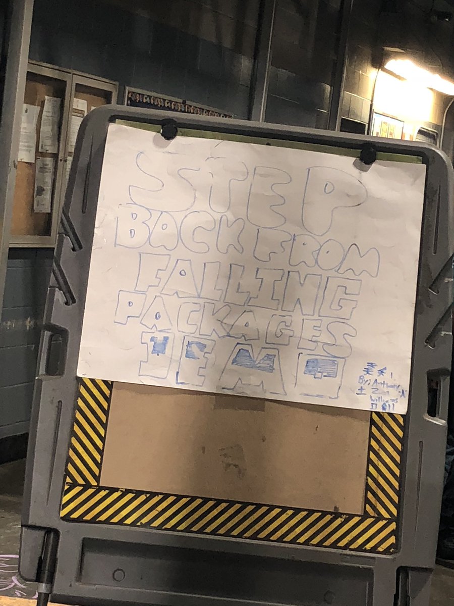 HubAlabama's tweet image. Our #GuardTheGate activity on Monday showed employees demonstrating what they would do if packages were falling towards them #MCM #MostCommonMondays  #InjuryFree #WayToBe #UPSSafetyRelay #StepBackFromFallingPackages @ExperienceUPS @JACMSHubFdrUPS1 @UPStempe