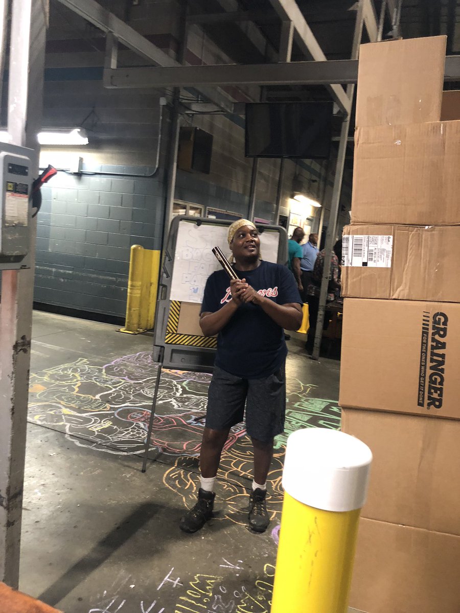 HubAlabama's tweet image. Our #GuardTheGate activity on Monday showed employees demonstrating what they would do if packages were falling towards them #MCM #MostCommonMondays  #InjuryFree #WayToBe #UPSSafetyRelay #StepBackFromFallingPackages @ExperienceUPS @JACMSHubFdrUPS1 @UPStempe