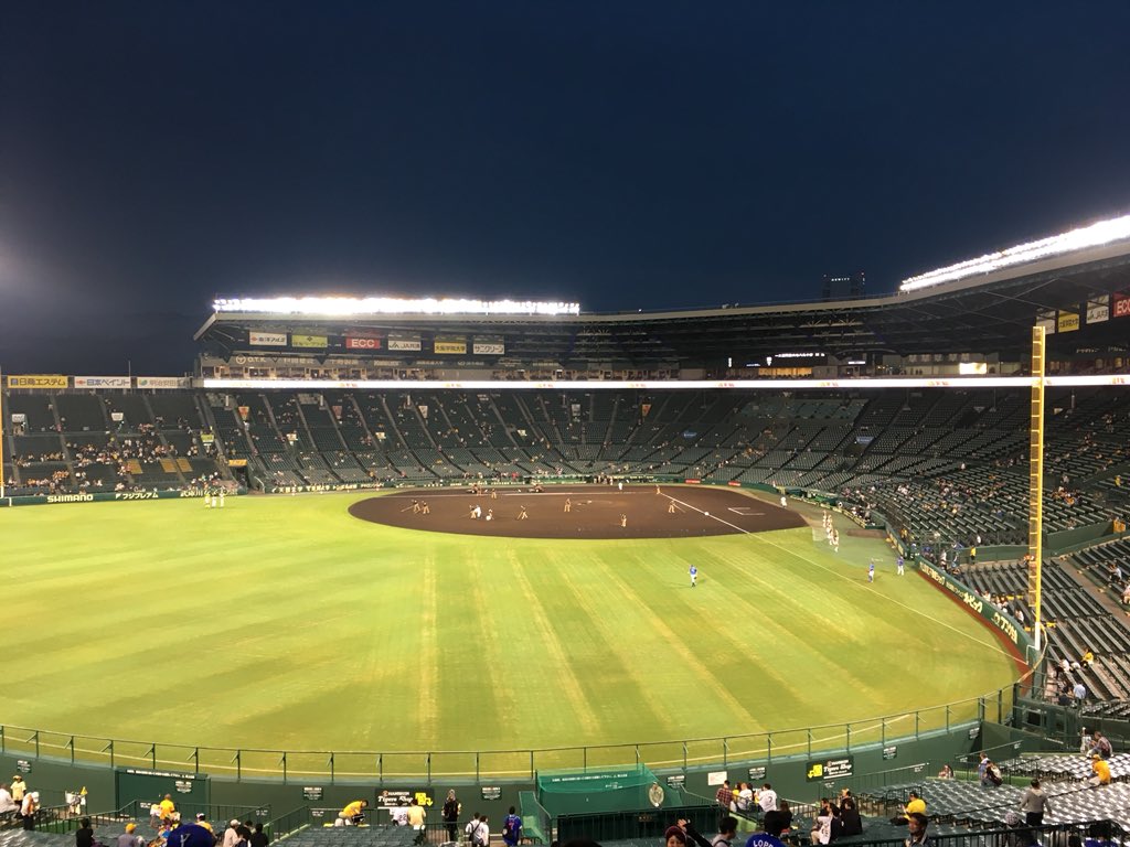 bangqiu51's tweet photo. 甲子園ガラガラ（苦笑） https://t.co/us1XZ2E5TB