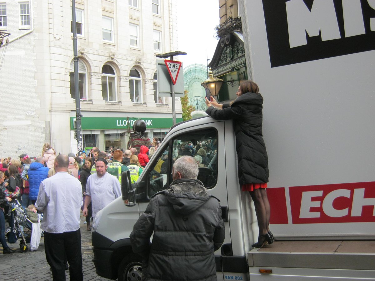 HugeMedialtd's tweet photo. Just thought I would share our best images from the #giantspectacular #LiverpoolGiants with our friends from the @LivEchonews #echovan https://t.co/adxb8x7ldD