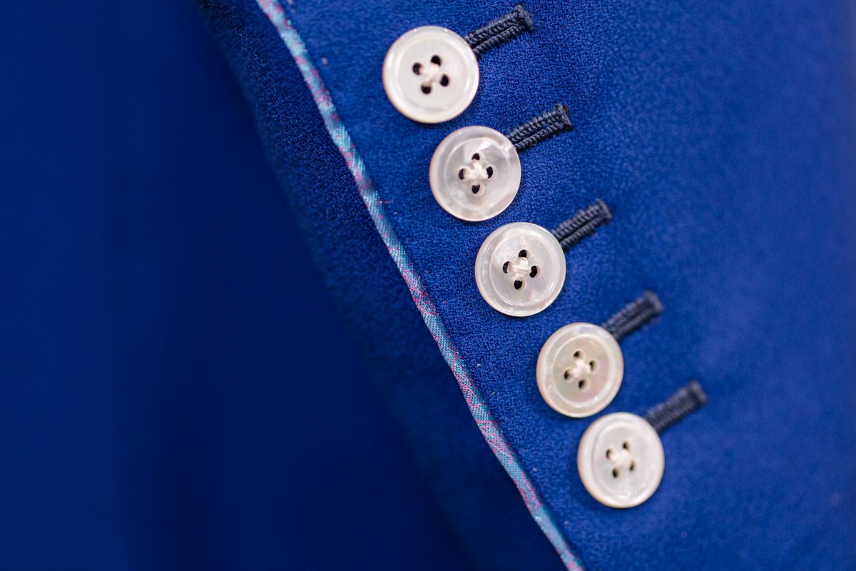 M_Sedwell's tweet photo. "The buttonhole depicts what bespoke tailoring is all about - precision, correct tension, patience, beauty." 
https://t.co/GIvLNlneOS   

#savilerow #handmade #luxury https://t.co/Cp7sk4JhJm