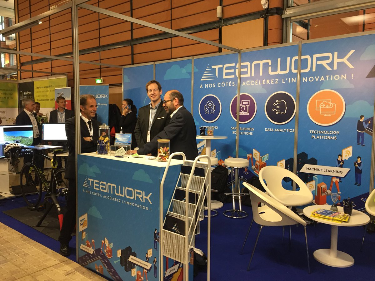 TeamWorkTweet's tweet photo. #USF2018 Ne ratez pas notre jeu concours 😁 un drone ou un Toblerone géant à gagner ! Venez vous inscrire sur le stand 13, tirage au sort à 16h15 !  @USF_officiel https://t.co/Swu7ys3zQZ