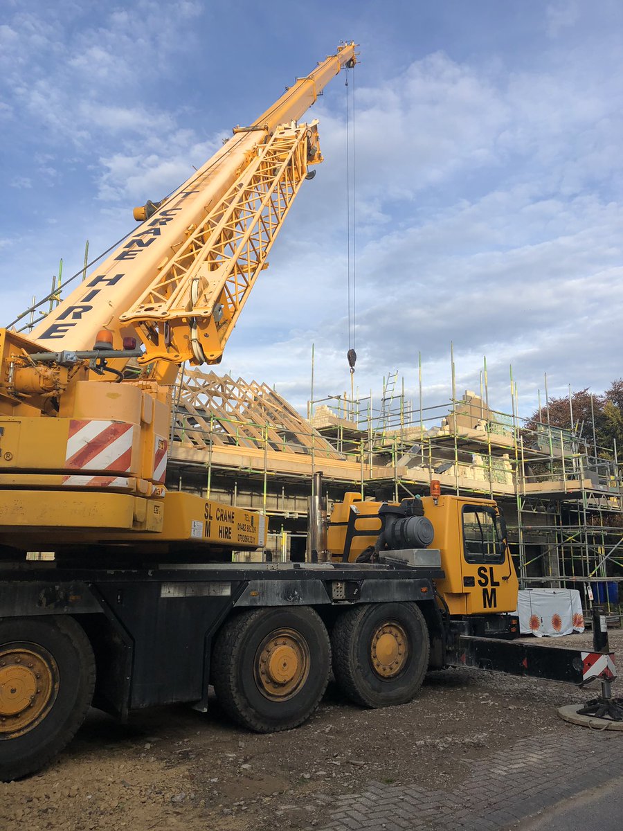 Simpsonbcuk's tweet photo. Good morning all,  busy day ahead in Roxton Hall North Ferriby, remaining steel to be installed and glulam trusses to be fitted over the kitchen and swimming pool at the rear. https://t.co/kjTs3th4GN