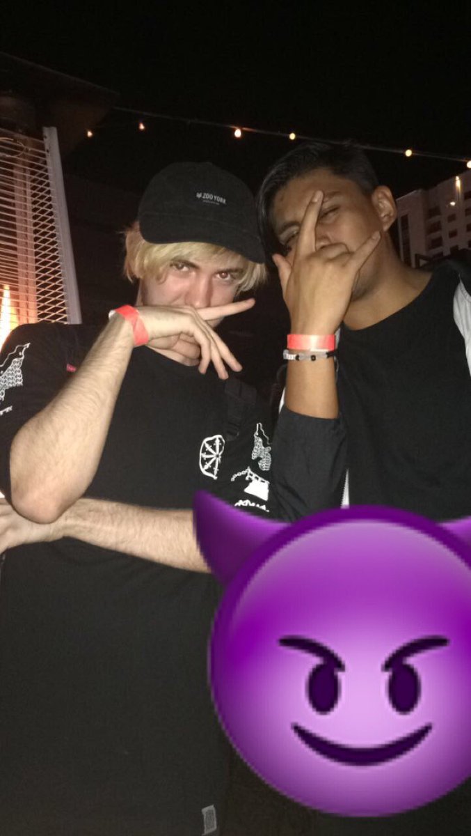 wintersxwrath's tweet photo. I just met the #disciplerecs GOAT @realpandaeyes ⚔️ https://t.co/VqdJYjXdb7