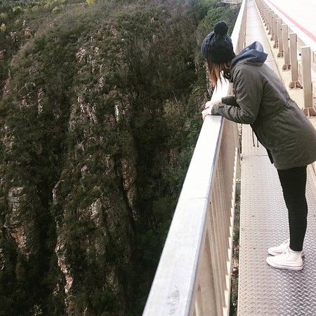AMOGELA13936593's tweet photo. STORMS RIVER BRIDGE IS A BRIDGE OVER THE STORMS RIVER IN THE EASTERN CAPE OF SA, THE BRIDGE IS LOCATED ON THE GARDEN ROUTE BETWEEN CAPE TOWN AND PORT ELIZABETH.
#ENG2604 https://t.co/Tcu0NkJ8ff