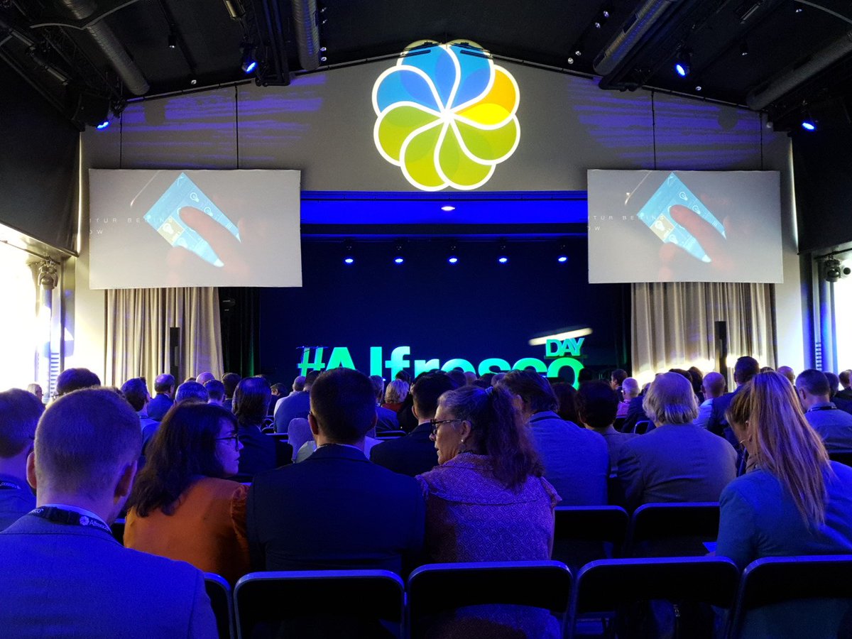 rwetherall's tweet image. #AlfrescoDay in Paris.