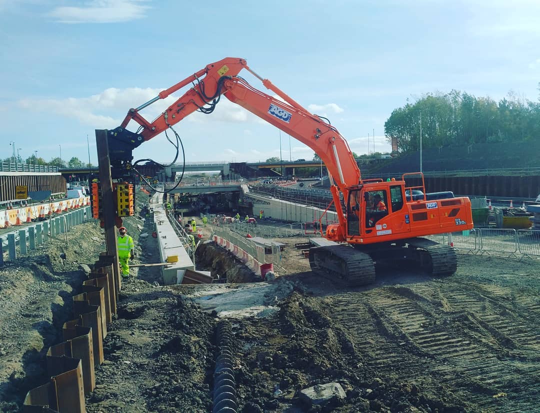 JNPilingLtd's tweet photo. Progress report up North on the A19/A1058 Coast Road Junction Improvement Project☝🏻 We've got 5m - 6m long GU13 #sheetpiles going in. Using the #Hyundai HX330L Excavator Mounted Side Clamp Vibro Hammer on hire from @AGDEquipment #sheetpiling #piling #Highways #piles #weknowpiling https://t.co/BDh7ed0dVs