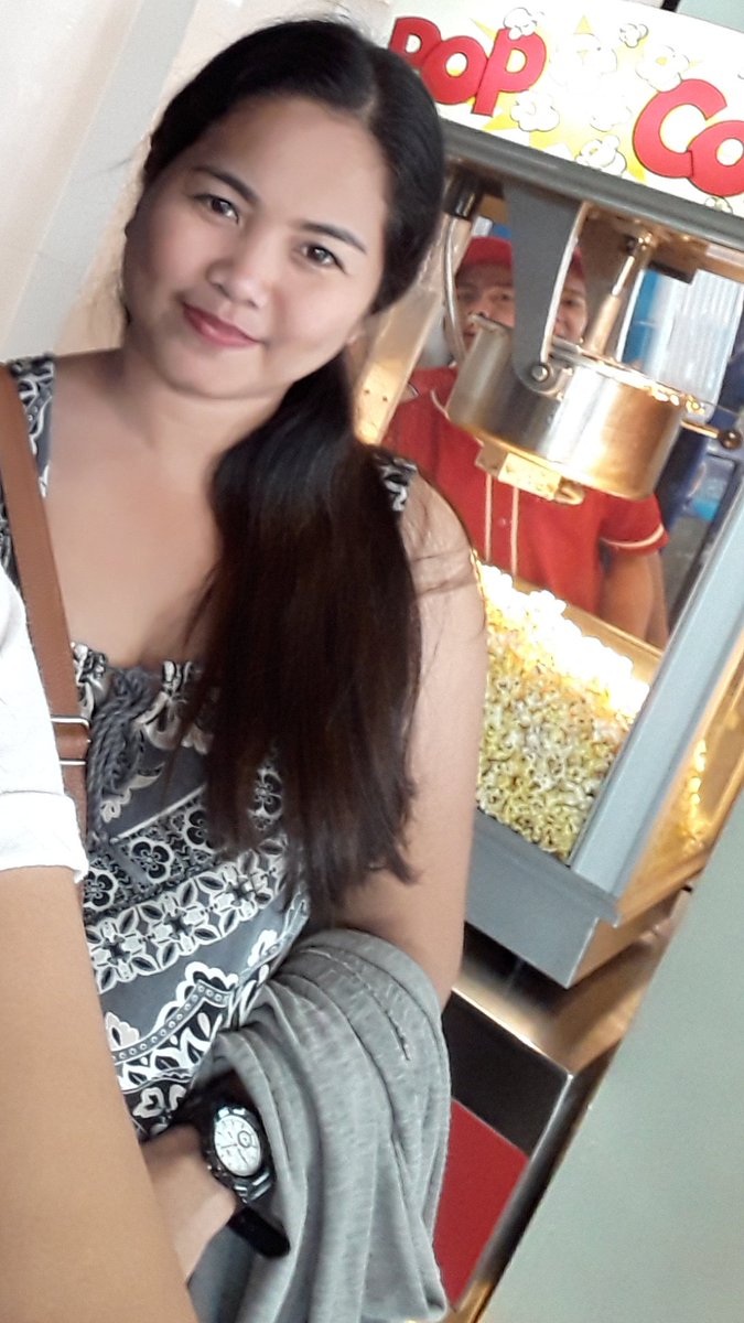 arnetzky0817's tweet photo. Kamusta nmn yung naki selfie😅😎
#popcornStore
#cutiepatotie https://t.co/8CP80bTlHB
