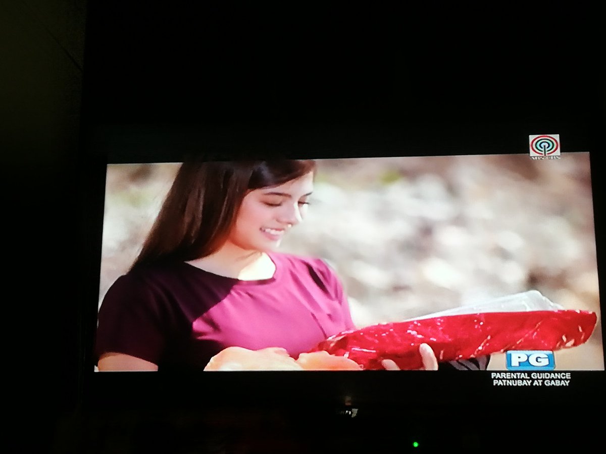 superjoinella's tweet photo. ang kyot @YsaOrtega_
@angeles_paulo
 chicharon bulaklak ng ysapau haha
#ArawGabiBukangLiwayway https://t.co/lqoxbqtF8n
