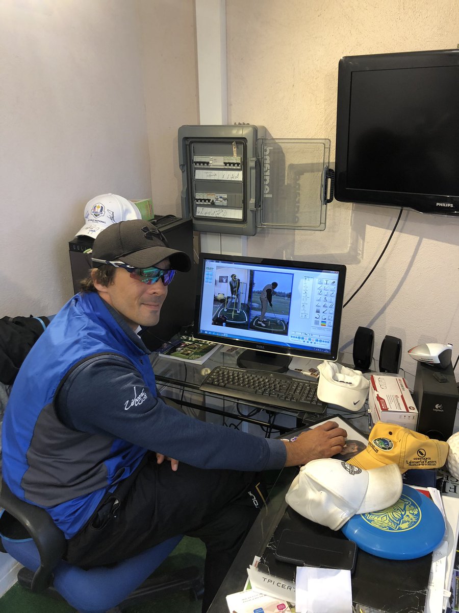 BenjaminFall's tweet photo. Matinée Travail de la posture avec le coach @oliviertourrenc #workinprogress #objectif5 #golf #massane https://t.co/Urt5zBDqNa