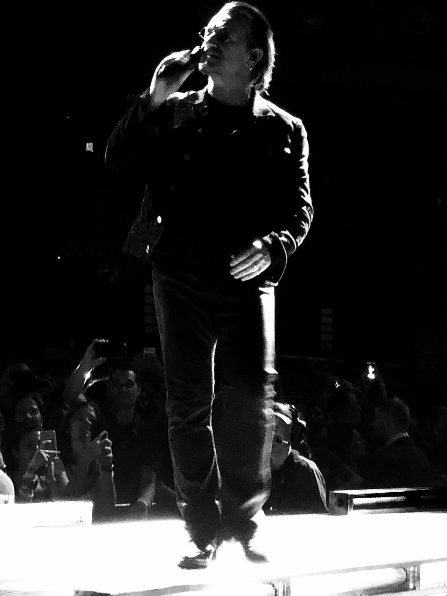 BCNUltraviolet's tweet photo. @U2 
20.09.18
Madrid

#Macphisto #RED #ONE #U2  #BarcelonaNeedsUltraviolet #u2eiTour #experience #innocence #BCNU2 #monobabu #lightmyway #innocenceandexperiencetour #barcelona #Ultraviolet #U2BCN #photo #mcphisto #Gira #tour #20s #madrid #Bono #larrymullenjr #adamclayton #theedge https://t.co/QMiAz7jVna