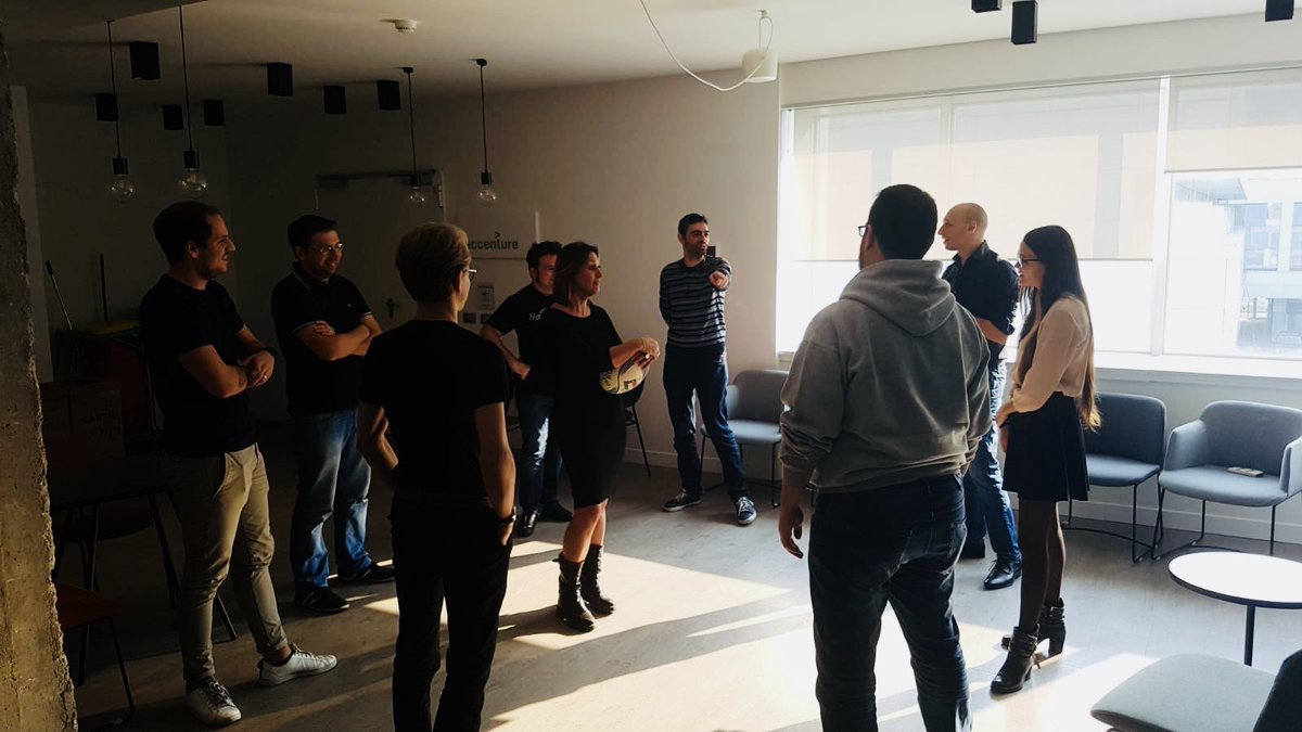 CommitSoftware's tweet image. Oggi inizia un percorso di coaching con @MichelaTrentin per accrescere la consapevolezza del team, migliorare le sinergie e consolidare un metodo di lavoro basato su fiducia, rispetto e la collaborazione con gli altri

#commitsoftware #motivation #collegue #determination #milan