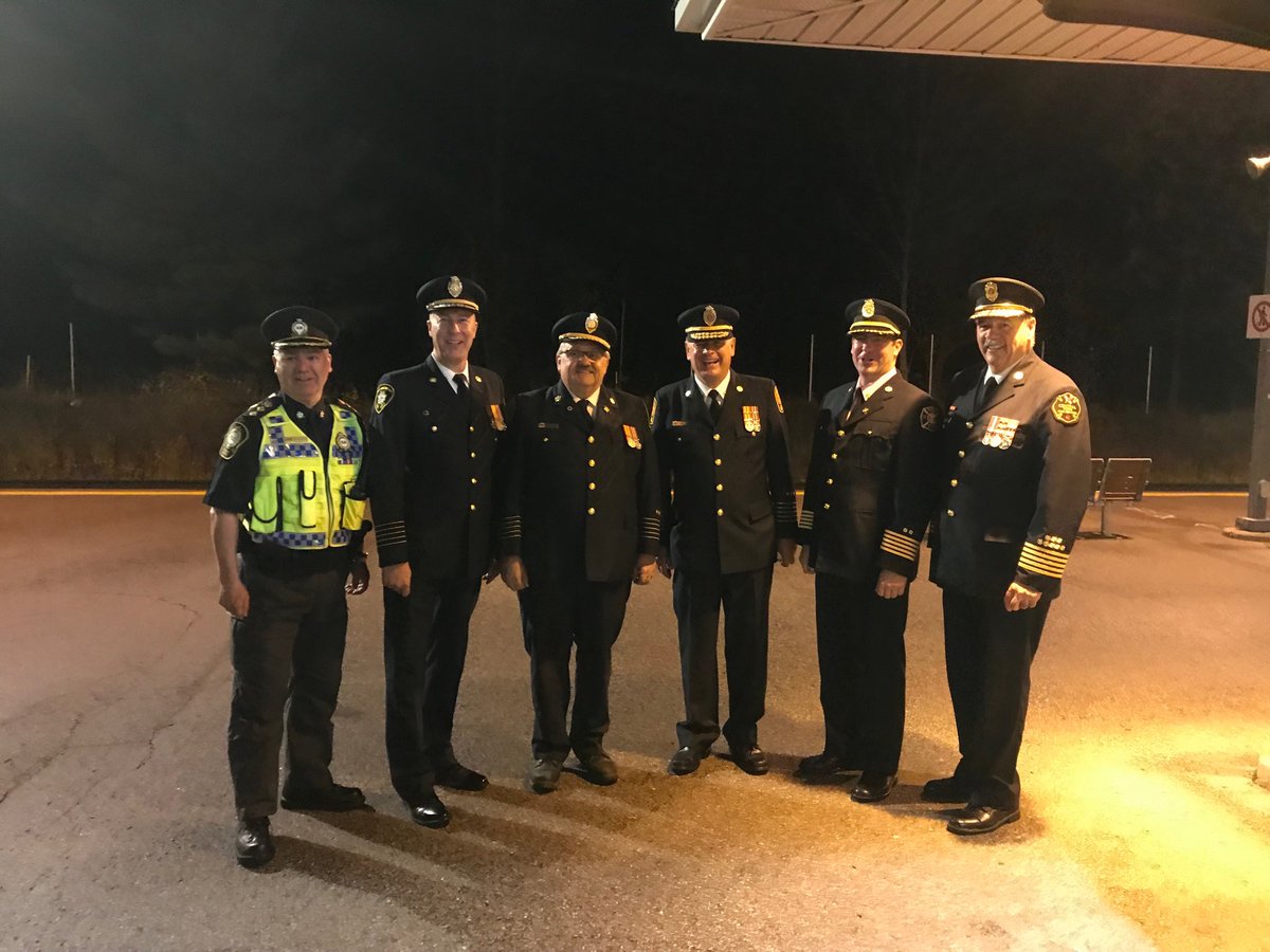 Barrie_Fire's tweet photo. Something exciting is happening   ⁦@GOtransit⁩ Barrie this am!  The ⁦@ONFireChiefs⁩ are riding the Barrie South train talking #FPW2018 Look.Listen.Learn. Be Aware. Fire can happen anywhere. https://t.co/U9bgK9DScK
