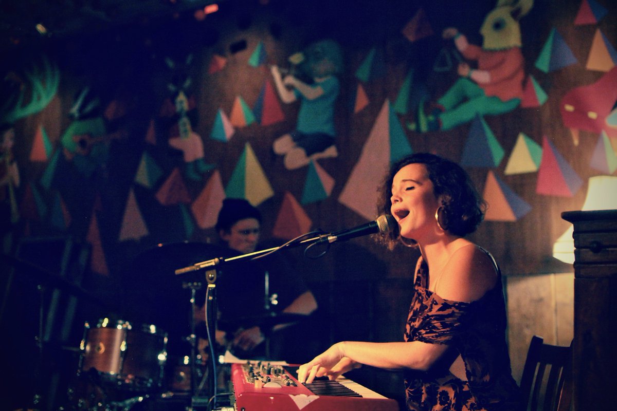 Holysseus Fly aka <a href="/HollyWellington/">Holly Wellington</a> (<a href="/feelgoodexprmnt/">Feelgood Experiment</a>/<a href="/IshmaelEnsemble/">Ishmael Ensemble</a>) feat. James Vine (drums) &amp; Harry Stoneham (bass). Keep an eye on this one! 9/10/18 #Bristolmusic