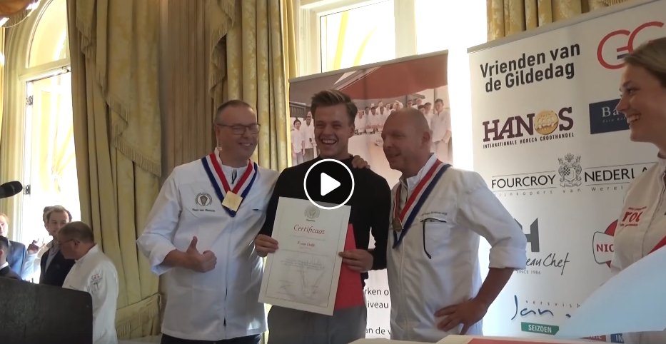 Wat was het een mooie dag in het <a href="/AmstelHotel/">Amstel Hotel</a>. Leerlingen #sterklasNL: van harte met jullie diploma -> facebook.com/42228750159993….