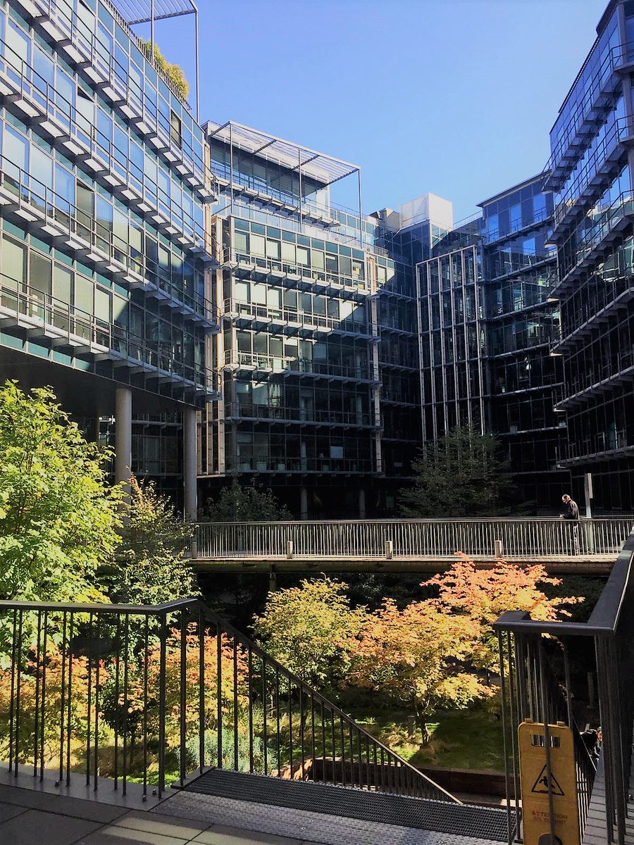 Hello 😺 le #VivaWomen! Roadshow est passé à St Denis ! Nous partageons quelques souvenirs avec vous. Merci pour l’accueil, et pour tous ces échanges si enrichissants.