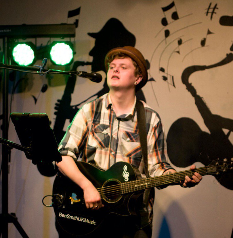 lockercafe1's tweet photo. Live music restarts this Sunday 14th at 3.30.  Dan Smith - "the new Ed Sheeran" wonderful young singer-songwriter. Crowd funded. @bensmithguitar @EdSheeranFans @edsheeran @cambslivemusic @cambevents https://t.co/8Mv5CZULXk