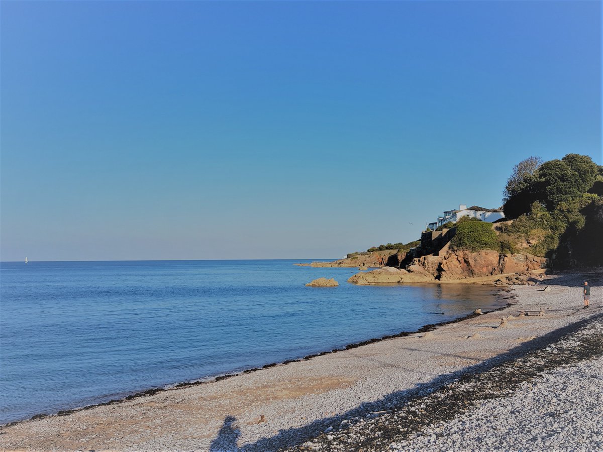 BrixhamCottages's tweet photo. Breakwater Beach this morning #nofilter #indiansummer #brixham #outofseason #dogfriendly #discovergoodtimes #makememories  #wednesdaywisdom Discover https://t.co/YQwwqrh0GW https://t.co/tzAqJyKCKX