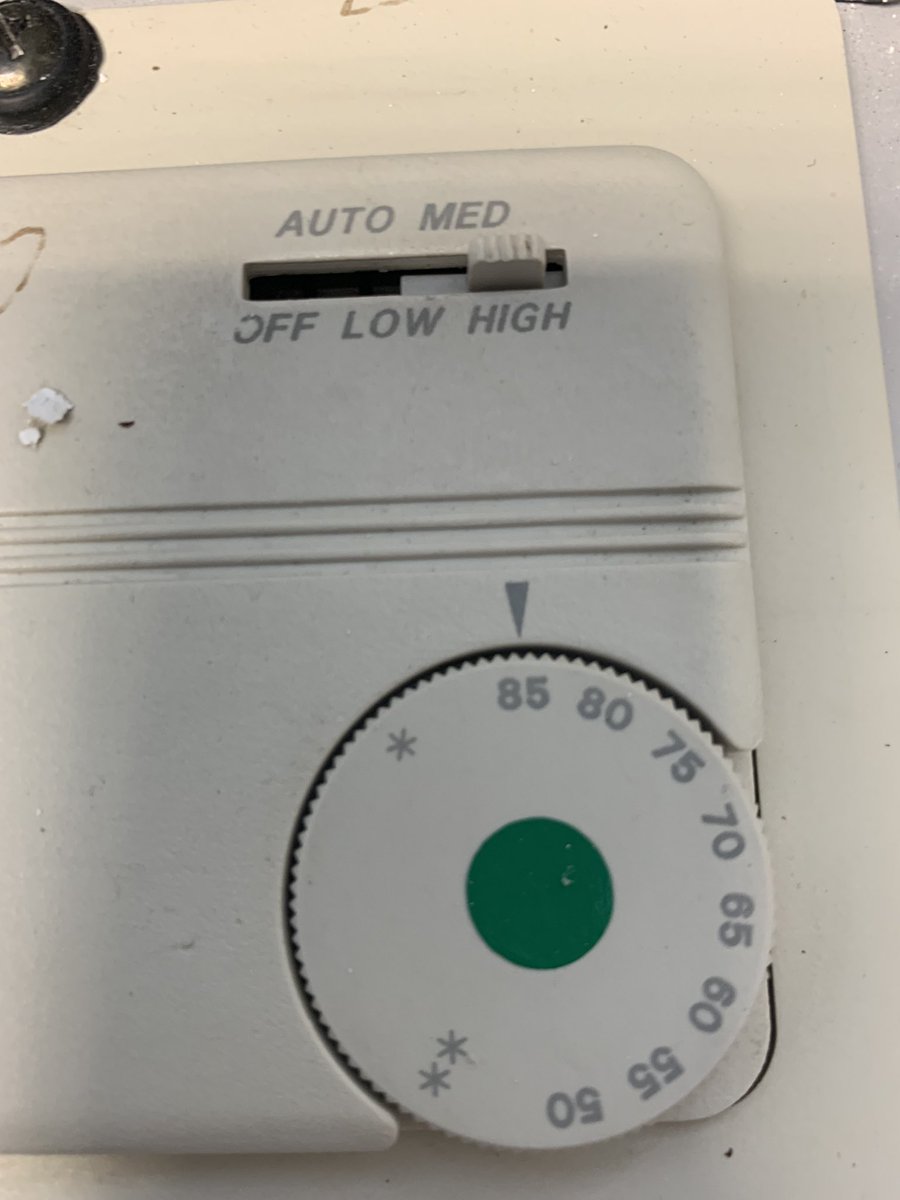BillRoth2020's tweet photo. Yo @RobinReedWDBJ, what    kind of roomie sets the thermostat at 85°?  

It’s a sauna in here!!!

#roomateproblems https://t.co/TopzGMgWIJ