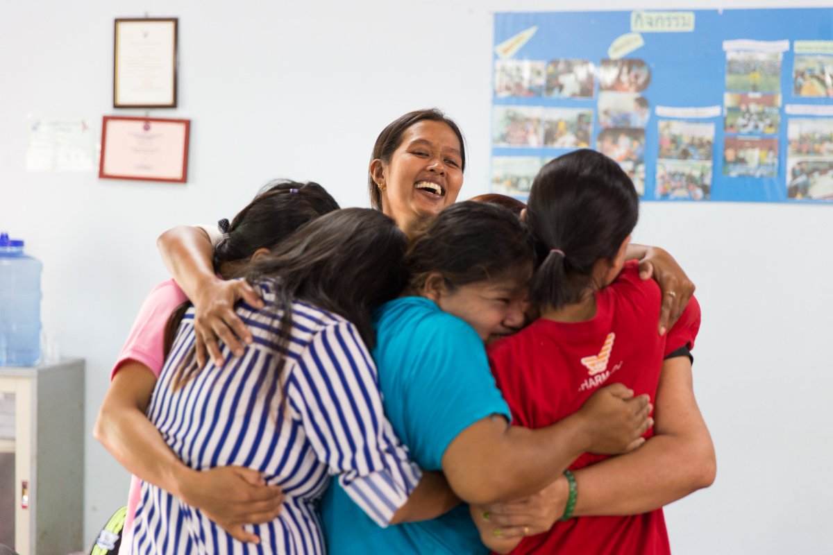 UNAIDS's tweet photo. People living with HIV often suffer from depression and anxiety as they adjust to their diagnosis and adapt to living with a chronic infectious disease. This #WorldMentalHealthDay, UNAIDS calls on governments to do more to integrate mental health and HIV services .bit.ly/2CDTJFS https://t.co/rc0C2a7M4L