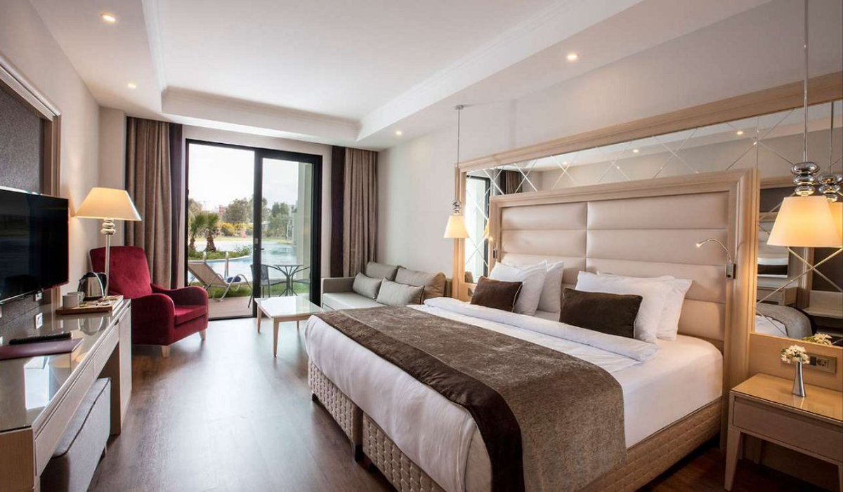 Ferienfinder's tweet photo. #Herbstferien #Hotel #Tipp:
Korumar Ephesus Beach &amp; Spa, 5 Sterne
>  Neueröffnetes Strandhotel 2018
>  modernes Design
>  Wellness &amp; Aquapark
>  Swip Up Zimmer (direkter Zugang zum Pool) oder verschiedene Suiten

>>> https://t.co/fmcUgBNahK

#Strandhotel #Türkei #korumarephesus https://t.co/bDRno1fWGH