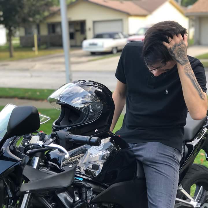ASlyCriminal's tweet photo. <♠> Look, I'm edgy. https://t.co/vV7Bv37njO