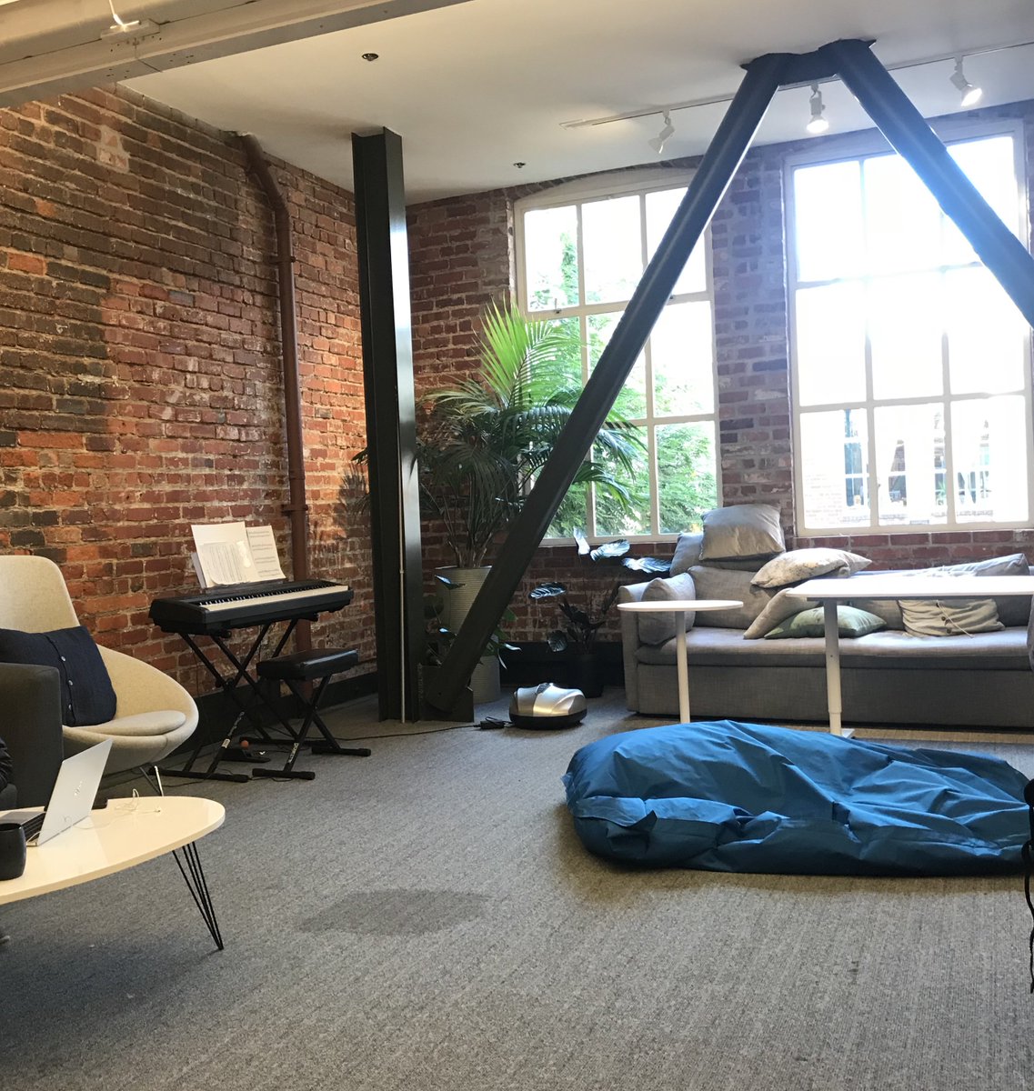 VakomNantes's tweet photo. Dans le cadre du développement de mon activité, je cherche des bureaux à acheter ou à faire construire situés à l'ouest de Nantes ( Bouguenais, Bouaye, la montagne, rezé,). Superficie 200 m2 environ. 
Je suis à votre écoute...
Merci beaucoup Belle semaine https://t.co/6zdq9lyOzi