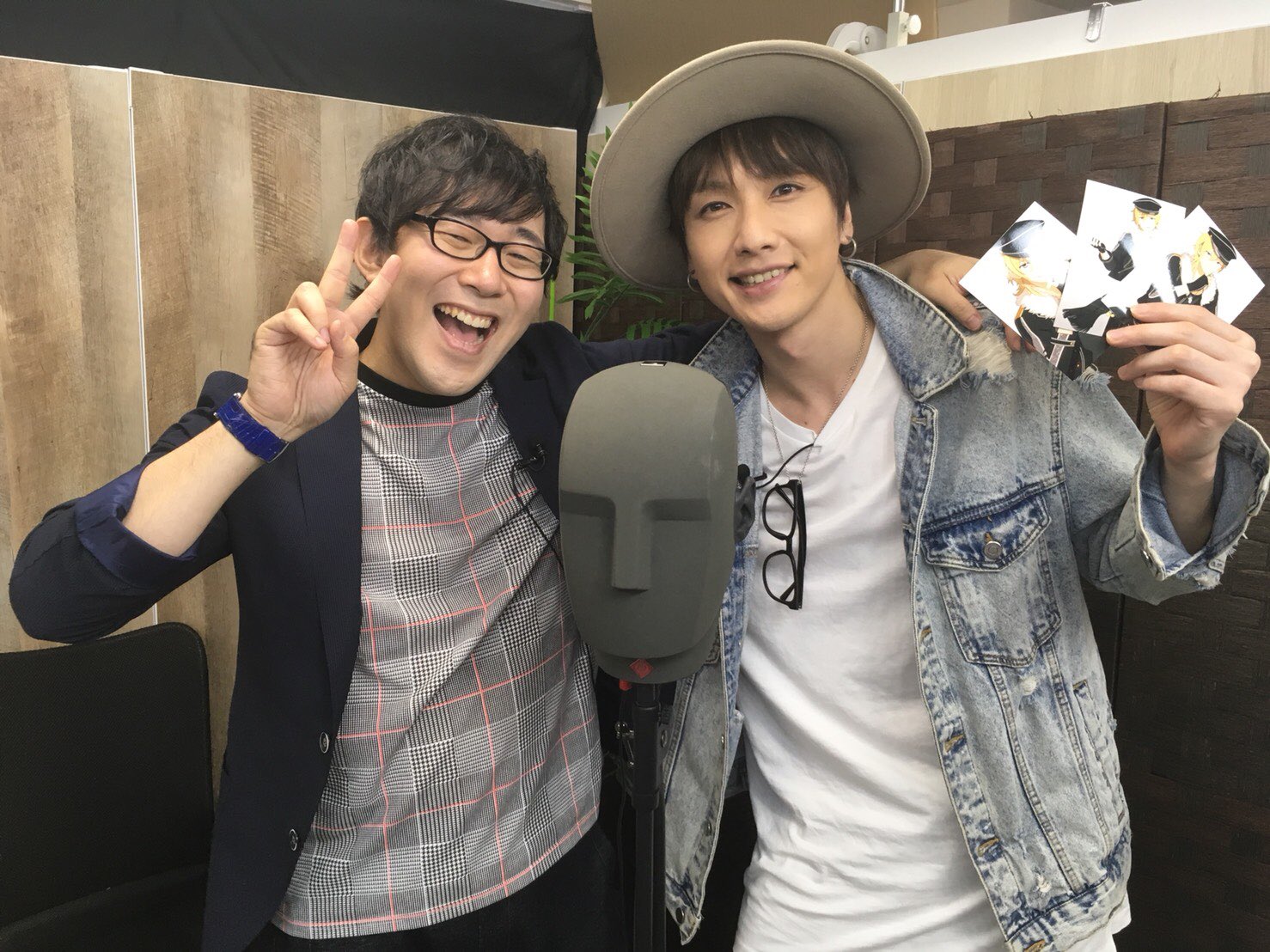 小野友樹 友トピアニコ生 本日誕生日を迎えた同い年 細貝圭ちゃんを迎えてお届け 笑いありガチあり 初ダミヘにテンション上がる圭ちゃんあり また遊びに来いよッ そして 背徳的武道館ヨロシク 次回友トピアは11 9 金 夜 友トピア