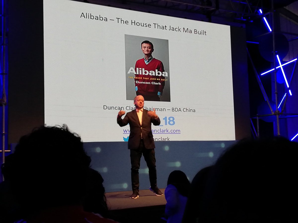 <a href="/duncanclark/">Duncan Clark</a> nos cuenta la vida de Jack Ma, fundador de Alibaba Group. Ma, uno de los hombres más ricos de China, pasó de ganar $20 mensuales a tener una fortuna de 21.8 miles de millones. Alibaba pasó de un pequeño y novedoso proyecto a ser un gigante de ventas en línea #Fest18
