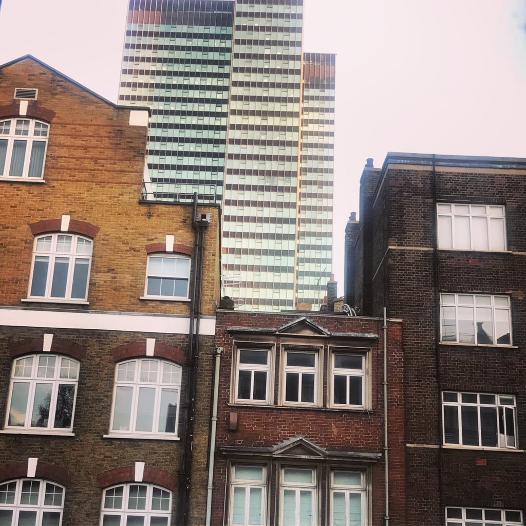 Godmorgon London! Är här med stiftelsen Tryggare Sverige för att besöka Metropolitan Police, Scotland yard, de främsta specialisterna på London University och några av Londons största BIDs. Jakten på det perfekta stadsbyggandet fortsätter! #tryggaresverige