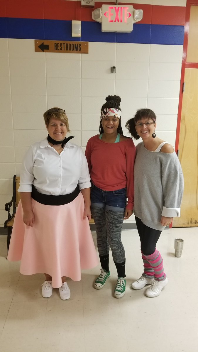 History_CMS's tweet photo. #decadeday for #spiritweek at @CMSCardinals @ClintonMoCards https://t.co/z6DPtZ47Td