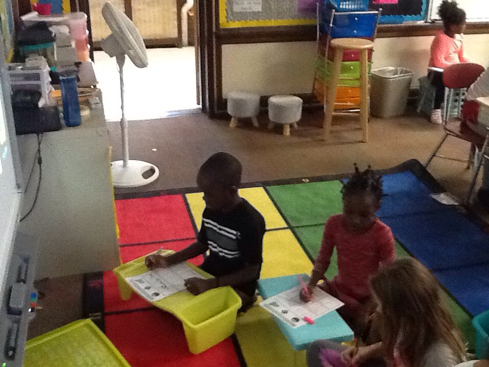 Htsd_Klockner's tweet photo. 3rd grade Go, Slow, Whoa Jeopardy Lesson! @YHealthyU @HTSDSuperBatlle @DanSczweck @TKettererHTSD @brecdougherty @WeAreHTSD #HealthyU #HealthyRoo #KlocknerKangaroos #KlocknerStrong https://t.co/yxBN7tYQ8m