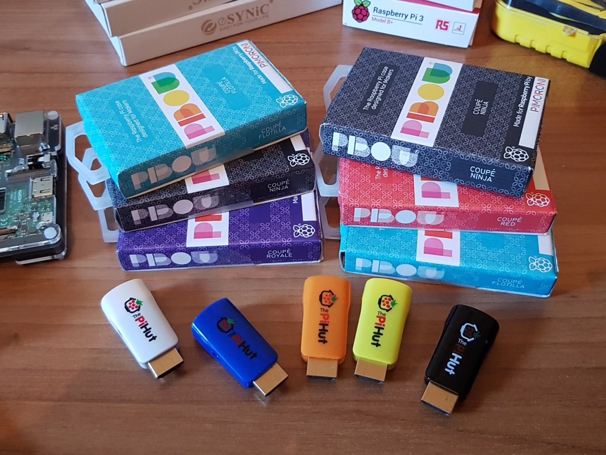 WeeRobots's tweet image. And they colour match our @ThePiHut DVI to HDMI converters! The kids are going to love them 🤩 #CodeWithStyle