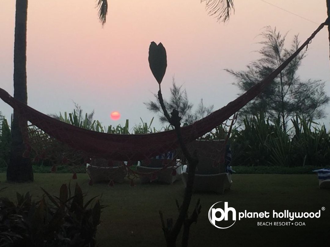PHGoa's tweet photo. Just another day in Paradise! 🌅

#PlanetHollywoodGoa #freshair🍃 #beachview #utordabeach #Southgoa #beach #relaxation #waves #beachside #blissful #evening #Goa https://t.co/l4iDXI61dD