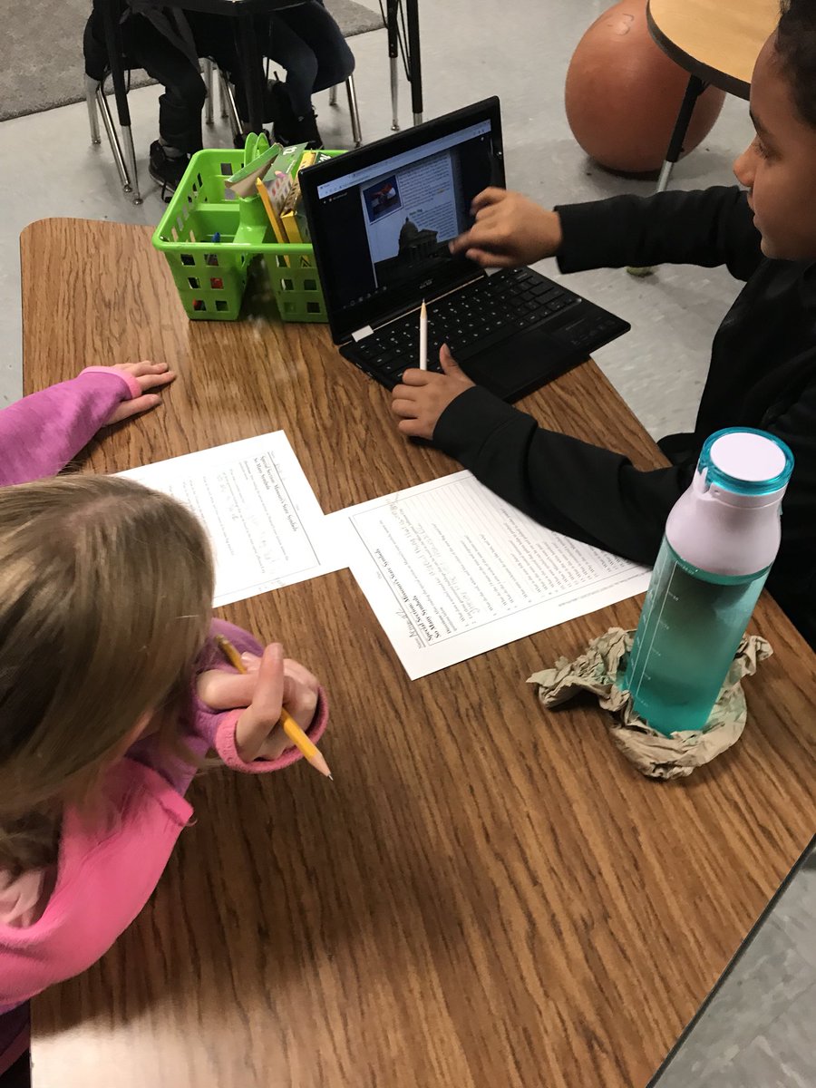 VirdensThird's tweet photo. Third Graders on a web quest to find information about our great state of Missouri! @VirdensThird @SpartaR3Schools #liltrojans https://t.co/yTOY8UnBJV