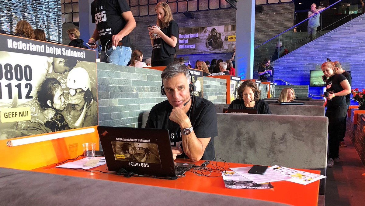 Wist je dat je BN'ers aan de telefoon kunt krijgen als je belt voor een donatie? 📞 O.a. @Viggowaas en <a href="/IngridJansen21/">Ingrid Jansen</a> zitten klaar om jouw donatie te noteren.
Bel nu naar 0800-1112, samen helpen we de mensen op #Sulawesi!
