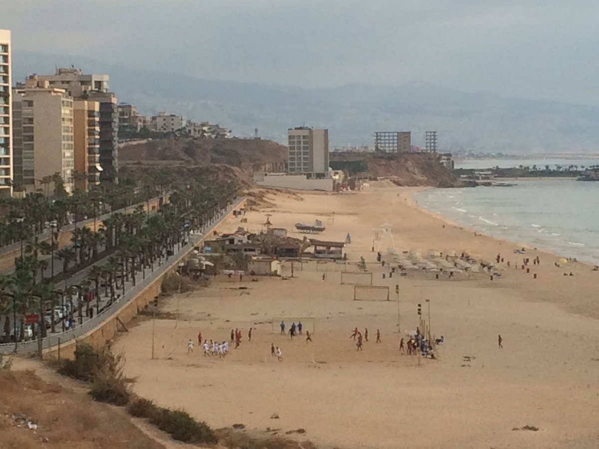 Danyel_Reiche's tweet photo. Just watched with @malaily92 from #PSPA288 my first beach football match #Lebanon vs #Egypt (2:4). Impressive skills with only 1 official field (Ramlet El Baida) and 10 clubs in Lebanon. National coach is Brazilian; Some players are pro’s abroad; 27 in world ranking.
@FALebanon https://t.co/50FrEqy0HH