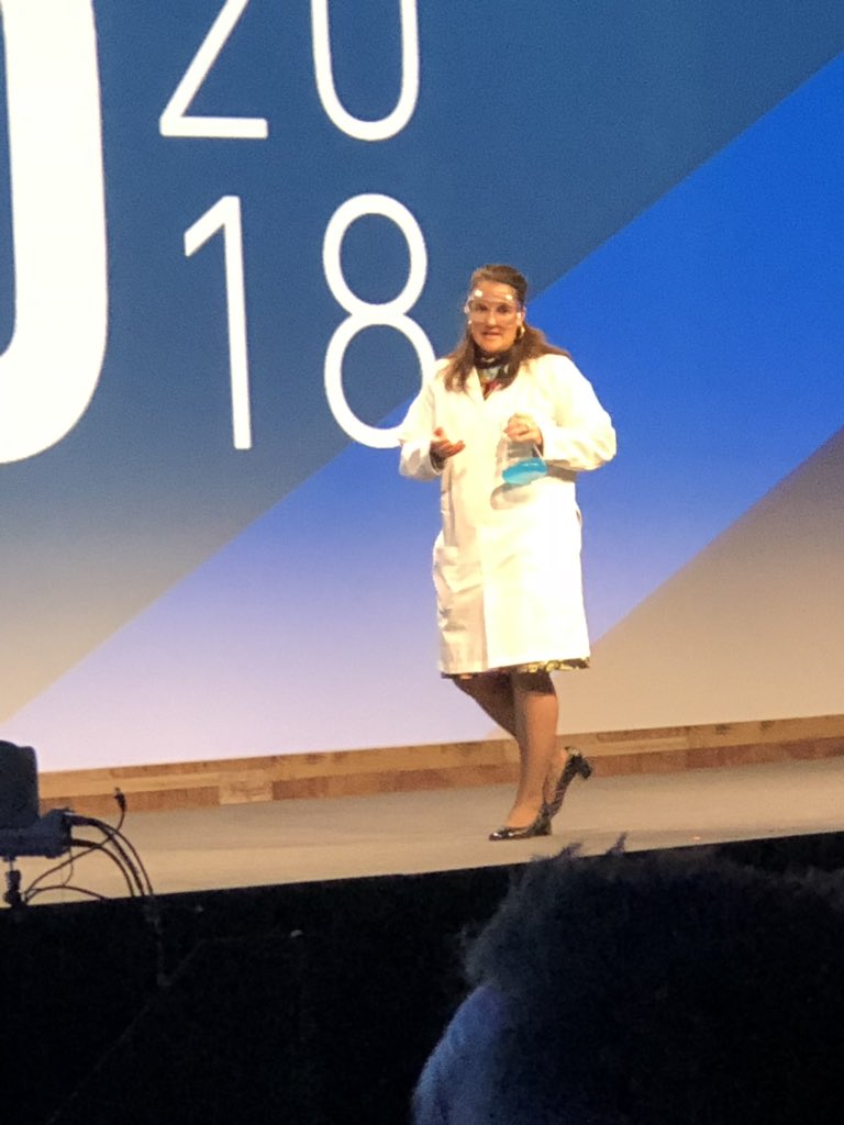 SashaMezer's tweet photo. @JCoffinTTGT introducing @BillNye at #commvaultGO getting some selfie pointers https://t.co/FkxnorHjjS