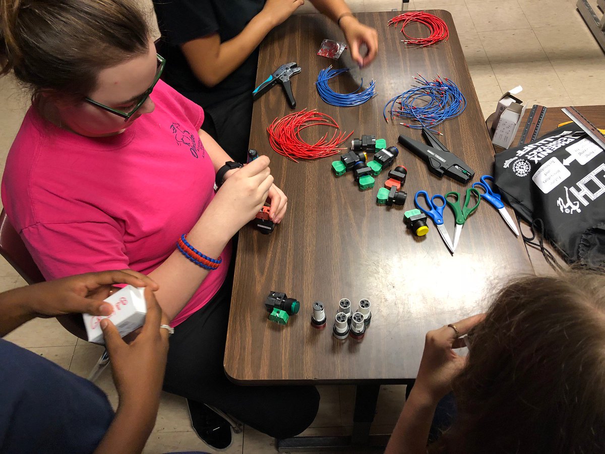 OASTECHfit's tweet photo. Hardware/Software Team assembling Input/Output devices. So close to putting together our first trial program.
@PhoenixContact @GoTECHFIT @OlmstedSouth #STEM #STEAM #TECHFIT2018 https://t.co/ZgSpZOCGZK