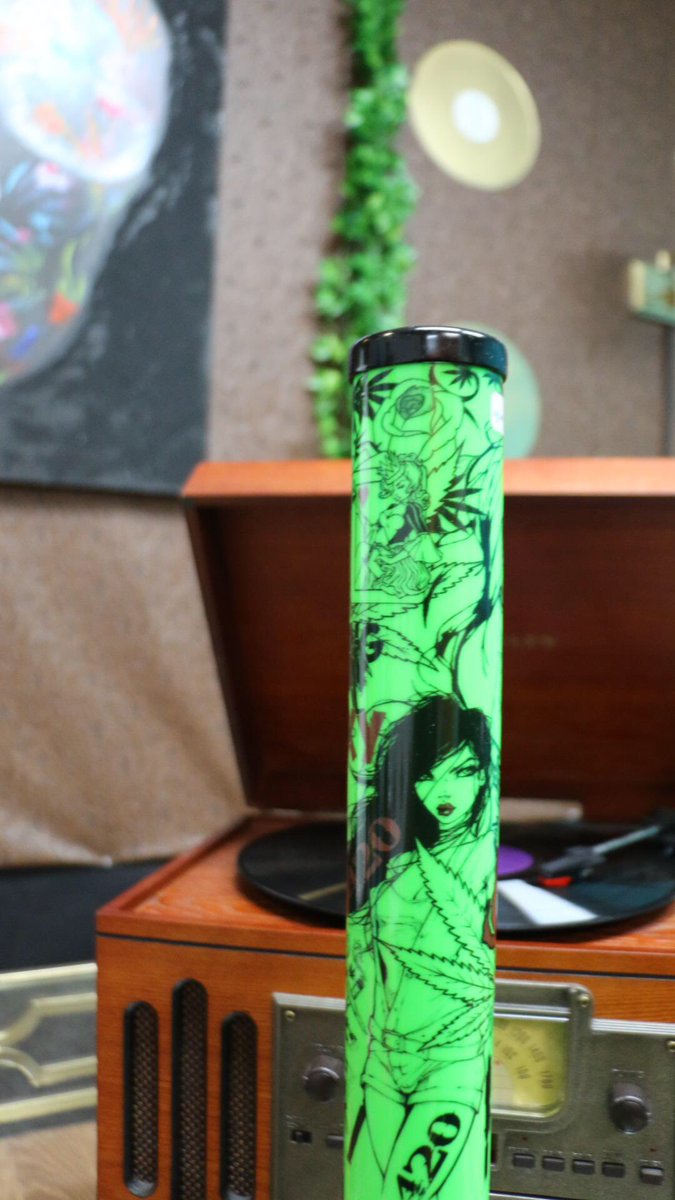 NobilityShop's tweet image. Green Girl Bong. being sold at the nobility smoke shop address to get there in bio