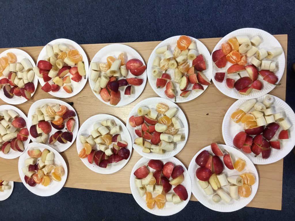 NewStevenstonPr's tweet photo. As part of our health week, each class got the opportunity to take part in a fruit tasting session-we all enjoyed the lovely, juicy tastes. Thank you to @Tesco for donating the fruit to our school
#Healthweek2018
#NSPSGoingforgold https://t.co/7GpkpqSFud