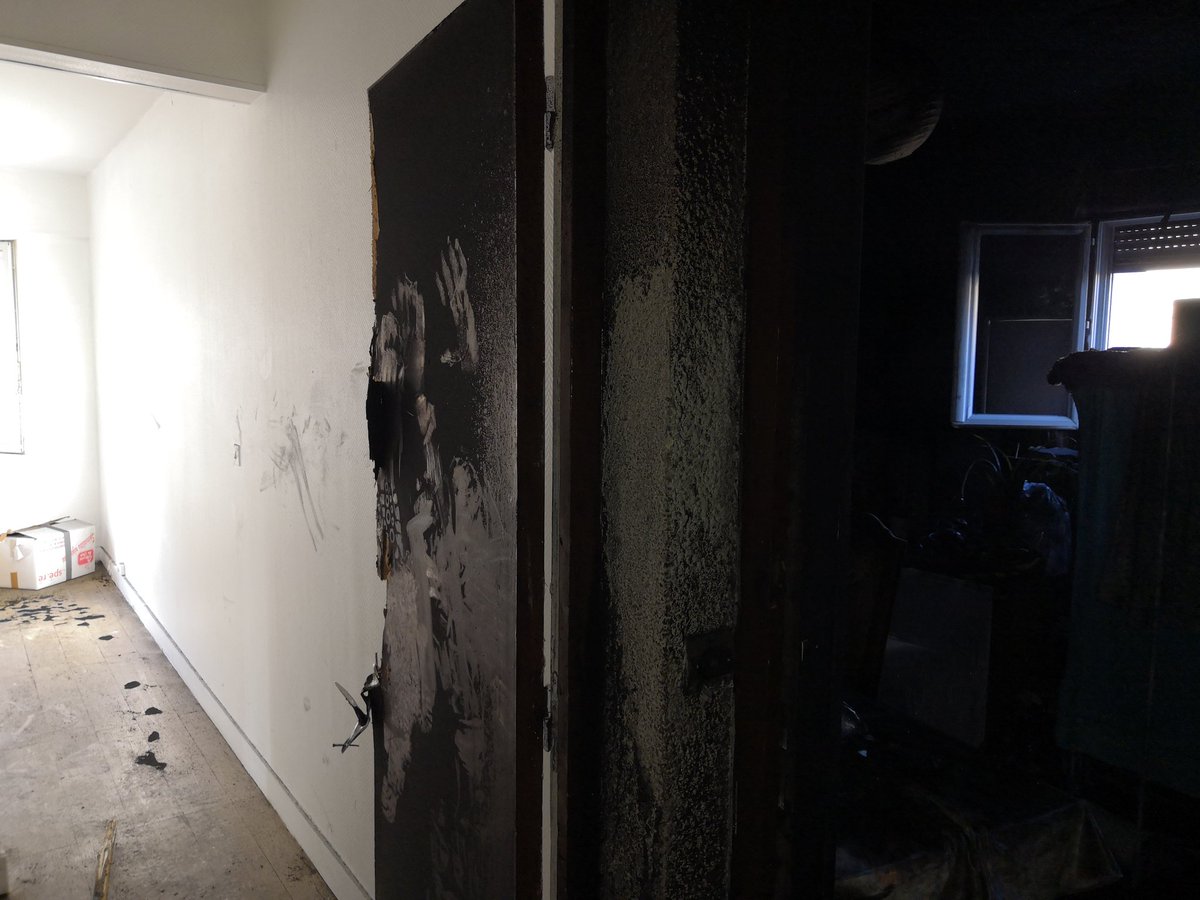 PompierPontault's tweet photo. La #Prevention en image : une porte fermée bloque les #fumees et peut vous #sauver la #vie #gestesquisauvent @PompierPontault https://t.co/OyNF982c5L