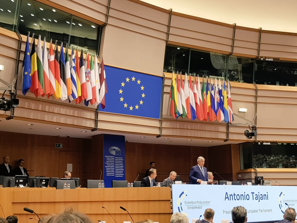 AAcxinte's tweet photo. Opening speech with the president of @Europarl_EN, @EP_President, Antonio TAJANI in the European Parliament of Enterprises.
@ccifrance
#EPE2018 #BeBetter #CCIFrance #Eurochambers #FutureOfEurope #1Pact #Europe https://t.co/DgdCrSc7yr