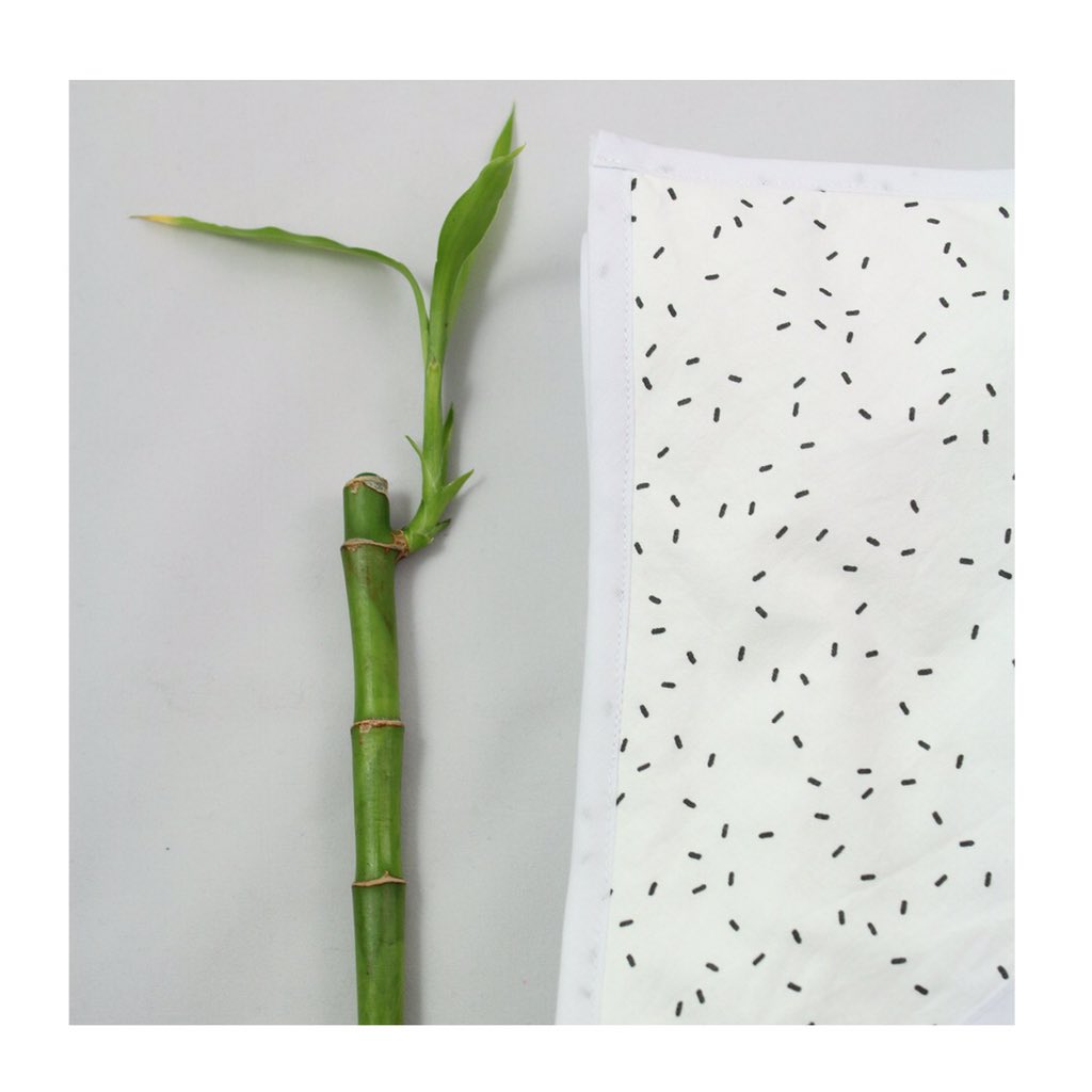 commeuneplume_'s tweet photo. Cape de bain en éponge de bambou, assortie à la gigoteuse, au tour de lit, aux bavoirs et aux langes 🎋👍
...
#commeuneplume #bambou #epongebambou #articlesbambou #bainbebe #madeinfrance #mif #fabricationfrancaise #creationfrancaise #creatricefrancaise #creatricelyonnaise https://t.co/qwYnbFxrOk