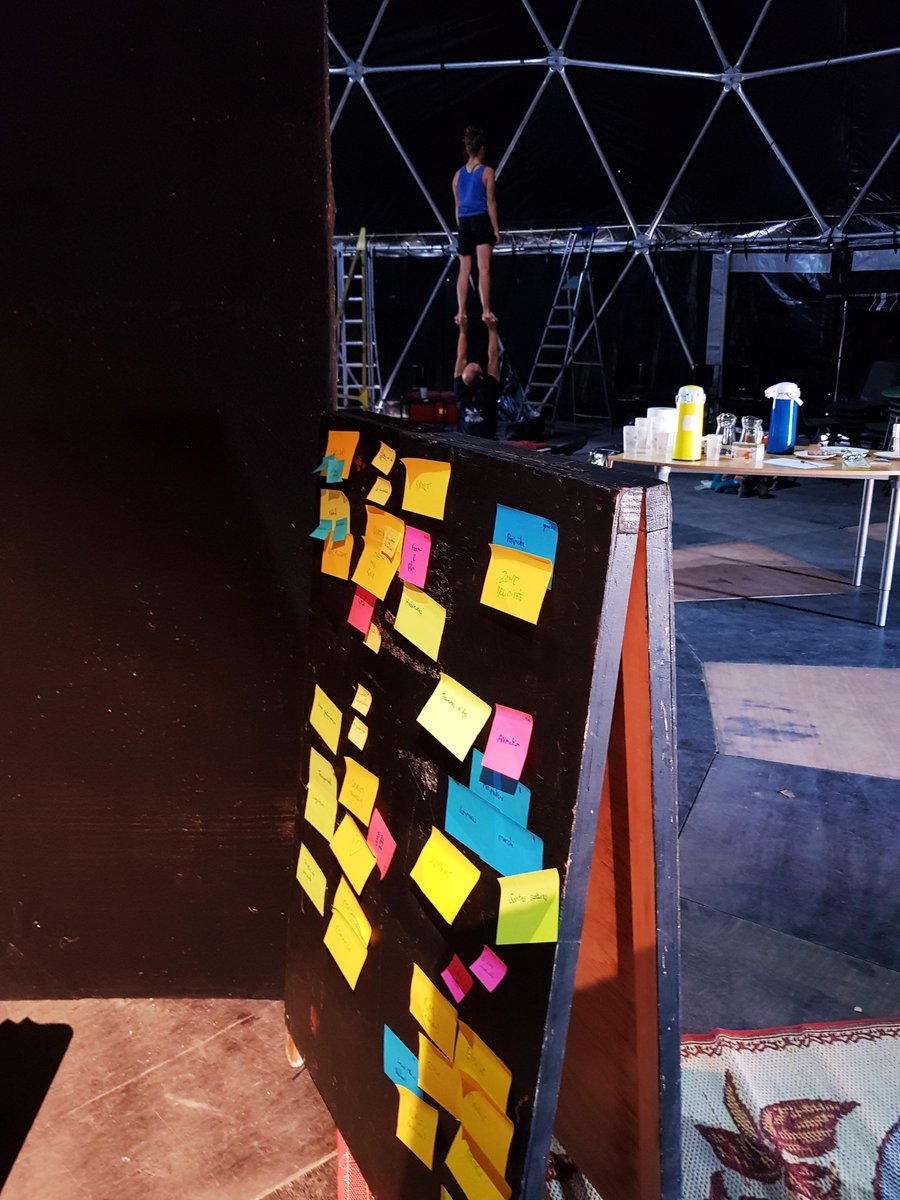 AlexNafarrate's tweet photo. Le #Villagedecirque2018 #2r2c #Paris12 commence aujourd'hui ! Et hier sous les #chapiteaux  nous avons eu l'occasion de faire un atelier #designthinking, mené par @Atypie_design  pour concevoir un dispositif permettant d'ancrer les spectacles itinérants dans la vie du quartier! https://t.co/bVx9TXiqbC